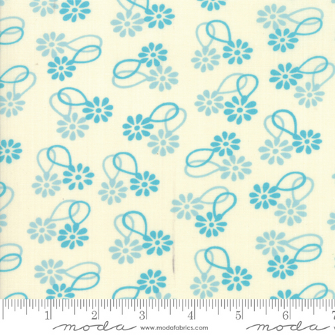 Cheeky by Urban Chiks - Daisy Chain in Blue Raspberry and Sweet Cream (31141-21)